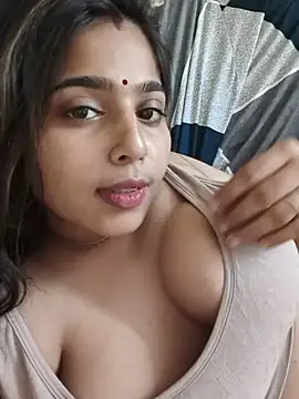 Snapshot of Sweet-Rani chatting on 06.21.26 Sweet-Rani online show from 06.21.26