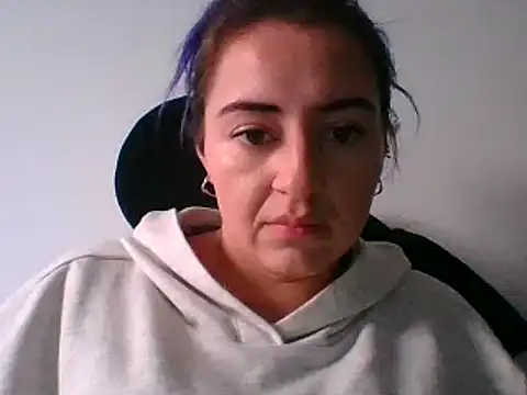 Snapshot of _karlie_kloss_ chatting on 12.26.24 karlie kloss online show from 12.26.24