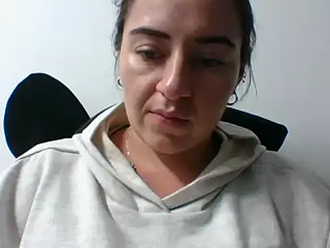 Snapshot of _karlie_kloss_ chatting on 12.27.24 karlie kloss online show from 12.27.24