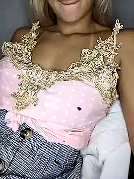 Snapshot of fofinhaa12 chatting on 03.14.25 fofinhaa12 online show from 03.14.25