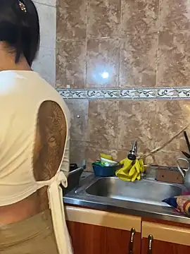 Snapshot of Afrodita_Shalom chatting on 12.27.24 Afrodita Shalom online show from 12.27.24