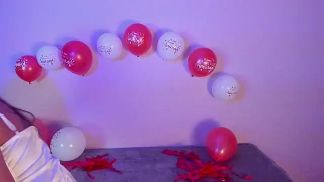 Snapshot of Afrodita_Shalom chatting on 02.14.25 Afrodita Shalom online show from 02.14.25