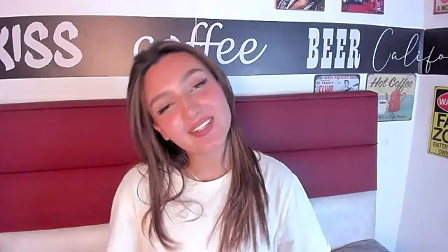 Snapshot of Afrodita_Shalom chatting on 03.07.25 Afrodita Shalom online show from 03.07.25