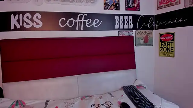 Snapshot of Afrodita_Shalom chatting on 03.19.25 Afrodita Shalom online show from 03.19.25