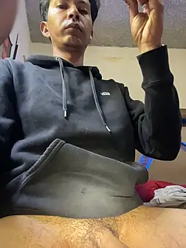 Snapshot of paulkrotz chatting on 11.01.25 paulkrotz online show from 11.01.25