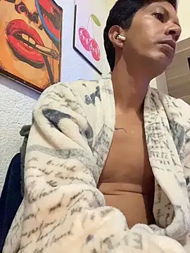 Snapshot of paulkrotz chatting on 11.12.25 paulkrotz online show from 11.12.25