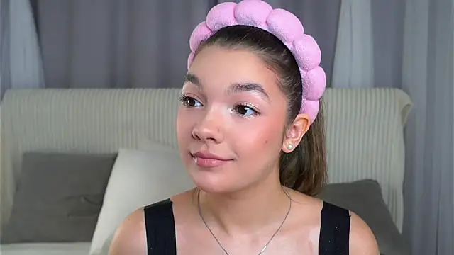 VeronaAppleberry online show from 10.23.25