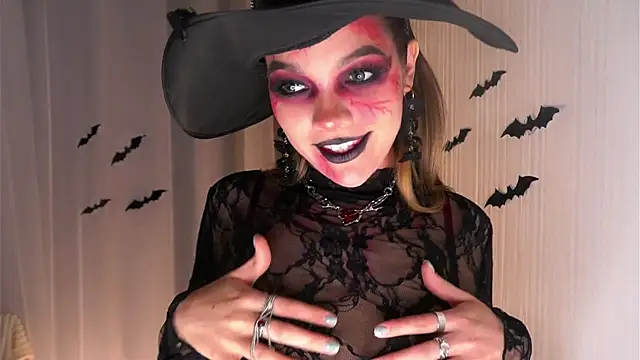 VeronaAppleberry online show from 10.26.25