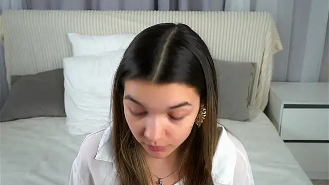 VeronaAppleberry online show from 11.13.25