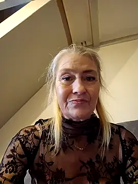 Snapshot of lisalustjouw chatting on 01.09.25 lisalustjouw online show from 01.09.25