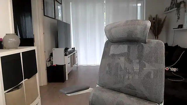 IntiMia online show from 10.08.25