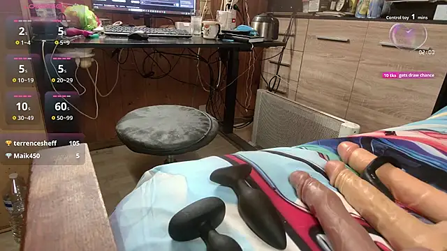 Snapshot of misteryman1956 chatting on 10.20.25 misteryman1956 online show from 10.20.25