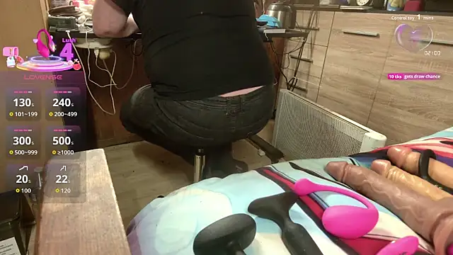 Snapshot of misteryman1956 chatting on 11.04.25 misteryman1956 online show from 11.04.25