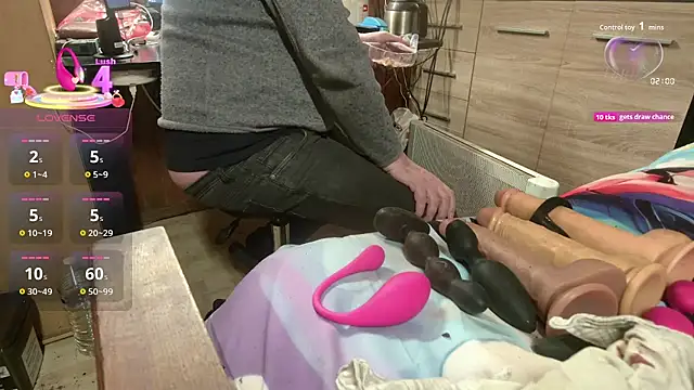 Snapshot of misteryman1956 chatting on 12.01.25 misteryman1956 online show from 12.01.25