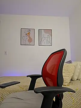 VictoriaEvaans  online show from 12.24.24