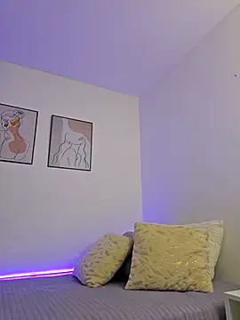 VictoriaEvaans  online show from 12.26.24