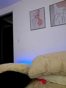 VictoriaEvaans  online show from 02.14.25