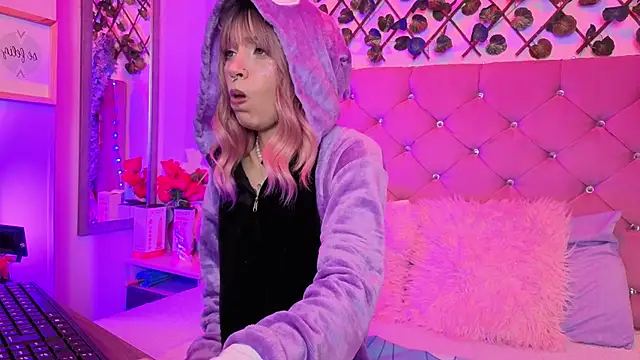 lauren evans96 online show from 02.18.26