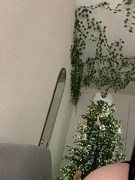 Snapshot of _SweetCandyy chatting on 12.13.25 SweetCandyy online show from 12.13.25