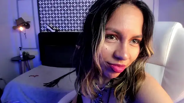 Snapshot of delilah_fix chatting on 02.19.25 delilah fix online show from 02.19.25
