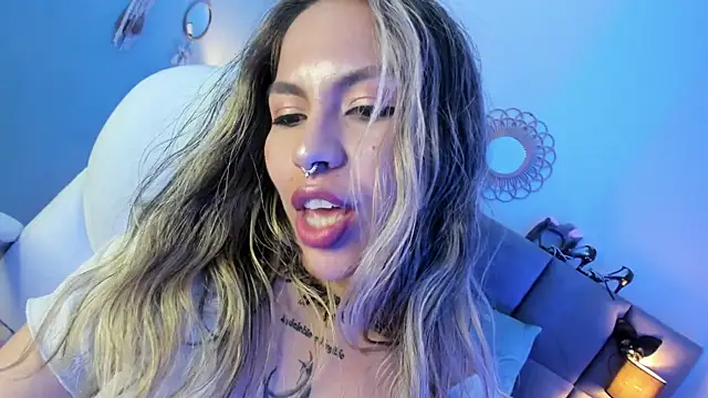 Snapshot of delilah_fix chatting on 09.17.25 delilah fix online show from 09.17.25