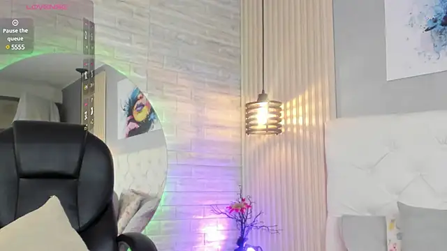 nicole  parker1 online show from 03.22.25