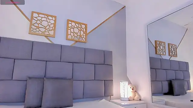 Snapshot of RenataJhonson_ chatting on 11.29.25 RenataJhonson online show from 11.29.25