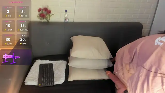 Snapshot of karina_gomez_18 chatting on 10.02.25 karina gomez 18 online show from 10.02.25