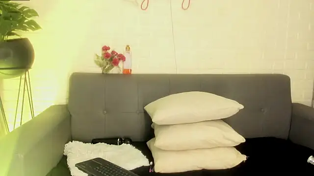 Snapshot of karina_gomez_18 chatting on 10.06.25 karina gomez 18 online show from 10.06.25