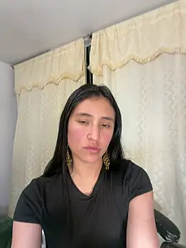 Snapshot of paulinamoons1 chatting on 05.14.26 paulinamoons1 online show from 05.14.26