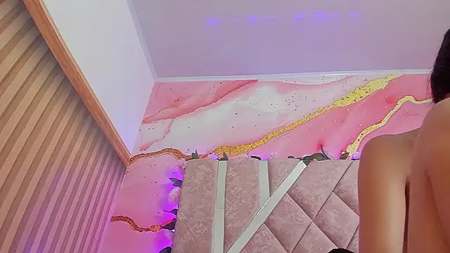 Snapshot of Bella__sweet chatting on 02.13.26 Bella sweet online show from 02.13.26