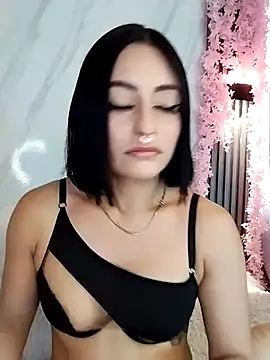 Nanda Vixen online show from 09.11.25