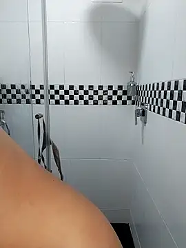 Nanda Vixen online show from 09.28.25