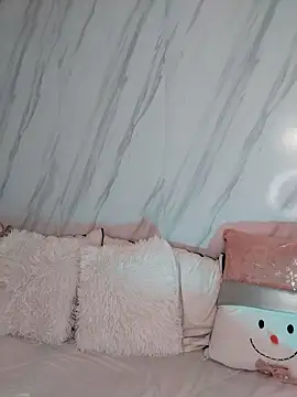 Snapshot of Nanda_Vixen chatting on 12.13.25 Nanda Vixen online show from 12.13.25