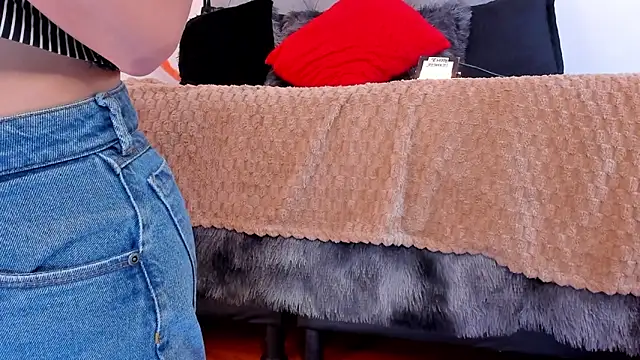 Snapshot of Nami_sunny chatting on 10.30.25 Nami sunny online show from 10.30.25