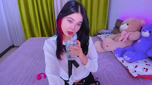 Dollyaa online show from 10.04.25