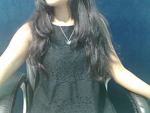 Yashi online show from 11.25.25