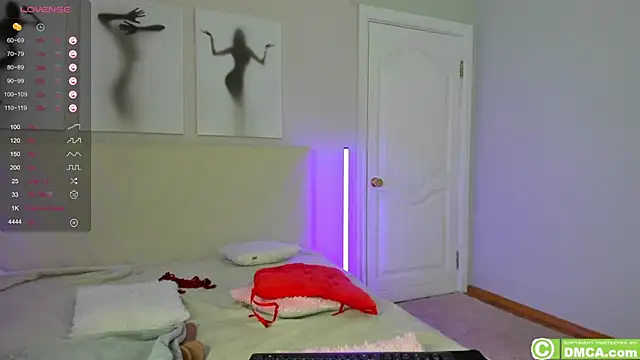 Snapshot of LikaKlint chatting on 01.16.25 LikaKlint online show from 01.16.25