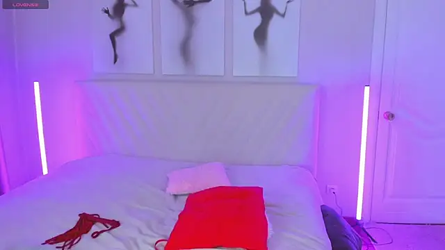 Snapshot of LikaKlint chatting on 01.29.25 LikaKlint online show from 01.29.25