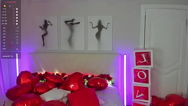 Snapshot of LikaKlint chatting on 02.11.25 LikaKlint online show from 02.11.25