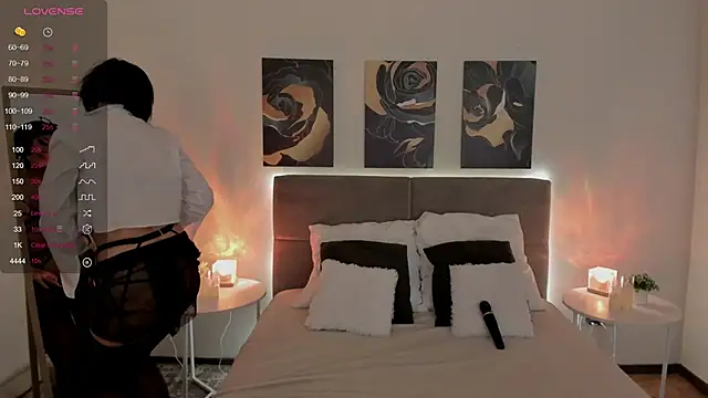 Snapshot of LikaKlint chatting on 09.11.25 LikaKlint online show from 09.11.25