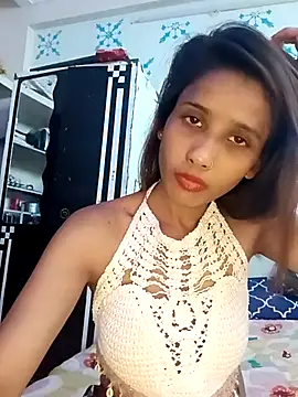 zoya khan25 online show from 03.17.25