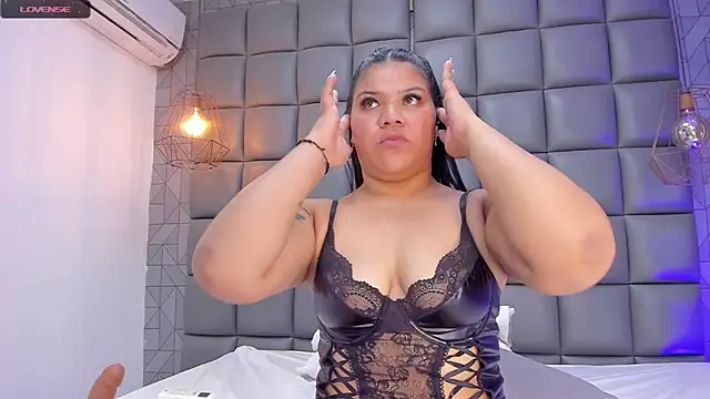 Snapshot of mile_uribe chatting on 01.30.25 mile uribe online show from 01.30.25