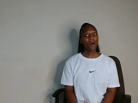 Lucy Blacksilk online show from 10.31.25