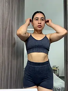 ChloeTurner  online show from 11.18.25