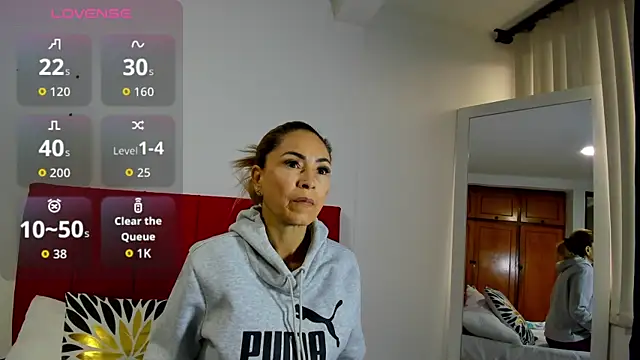 Snapshot of emagarcia chatting on 12.04.25 emagarcia online show from 12.04.25