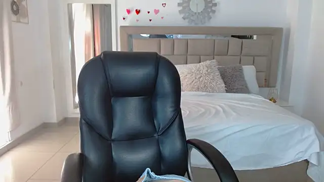 zoecruzz online show from 09.12.25