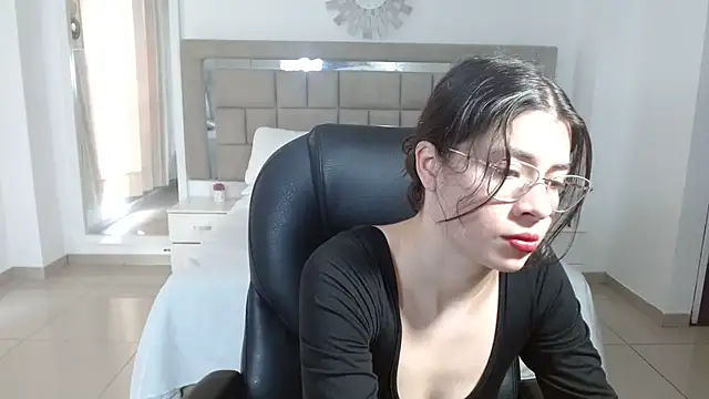 zoecruzz online show from 11.12.25