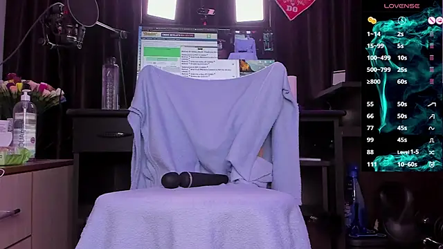 Snapshot of Raissa_sky26 chatting on 12.28.24 Raissa sky26 online show from 12.28.24