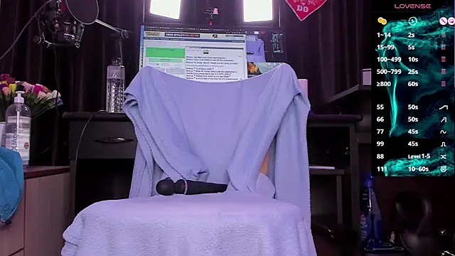 Snapshot of Raissa_sky26 chatting on 12.30.24 Raissa sky26 online show from 12.30.24